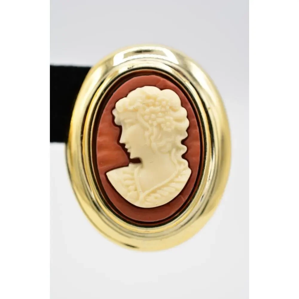 Vintage Cameo Clip On Earrings Lightweight Resin Clay Gold Chunky 1980s BinAA